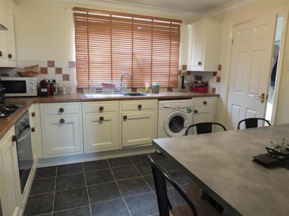Kitchen (2nd view)