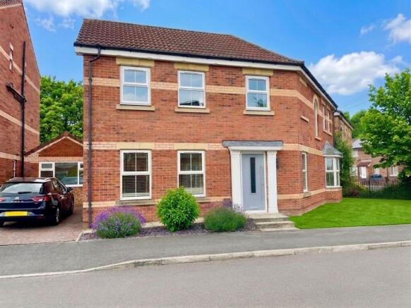 4 bed Detached for sale Image 4