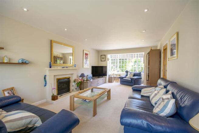 Lounge/Sitting Room