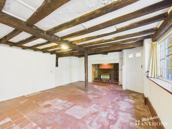 CAM03218G0-PR0598-STILL005