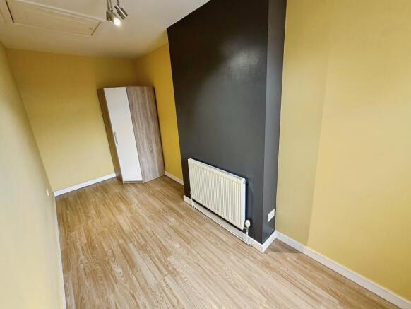 2 bed Terraced to rent Image 8