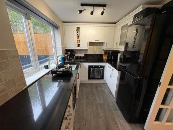 3 bed Terraced for sale Image 7
