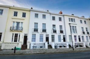 Flat 4, 14 15 Lind House, Lind Street, Ryde PO33 2NQ