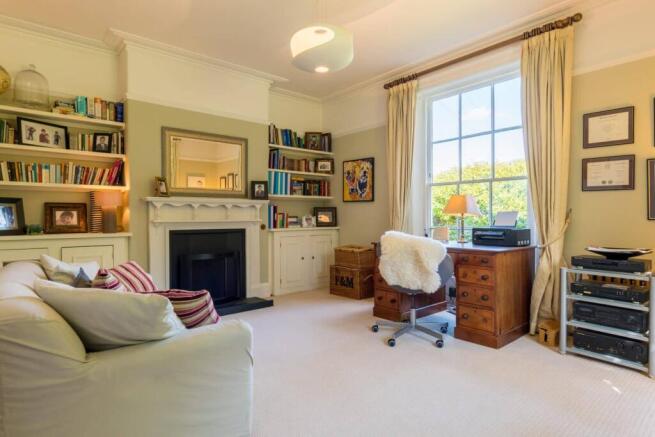 6 bed Detached for sale Image 4