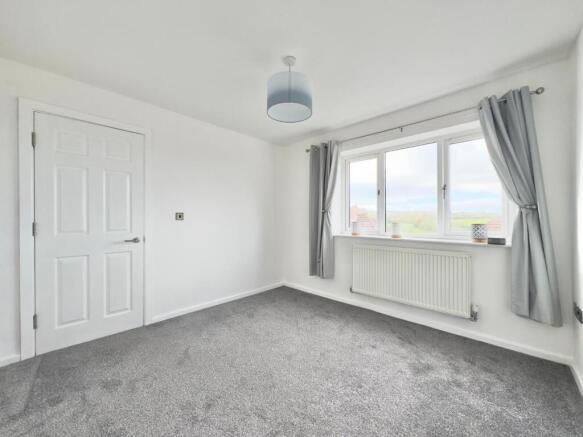 4 bed Detached for sale Image 9