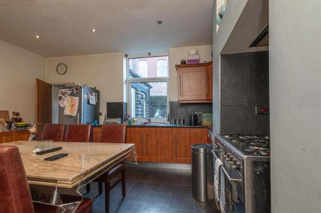 4 bed Terraced for sale Image 6