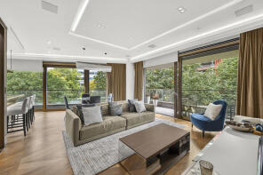 25, Blenheim House, Crown Square, London SE1 2SF