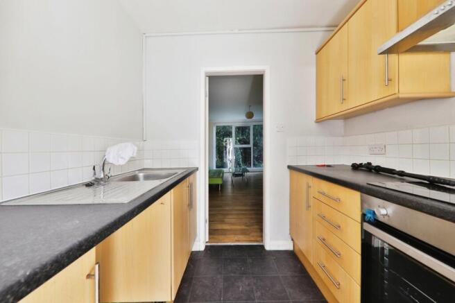 2 bed Ground Flat for sale Image 4