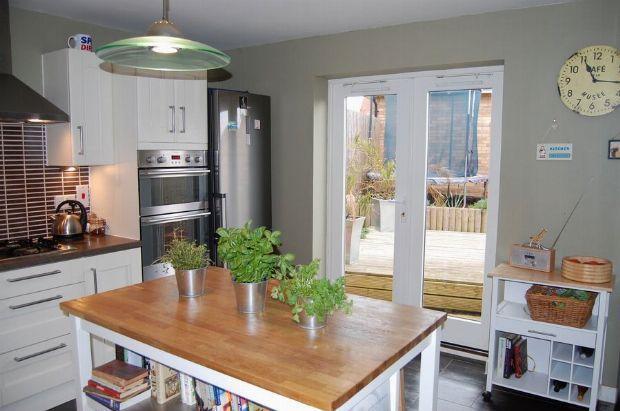 KITCHEN/BREAKFAST ROOM