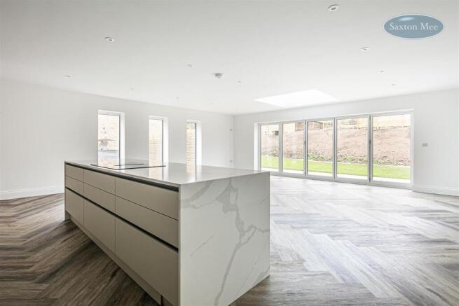 4 bed Detached for sale Image 5