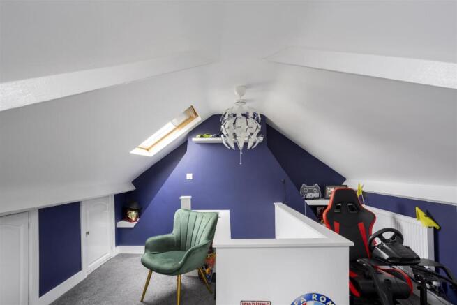 4 bed Semi-Detached for sale Image 12