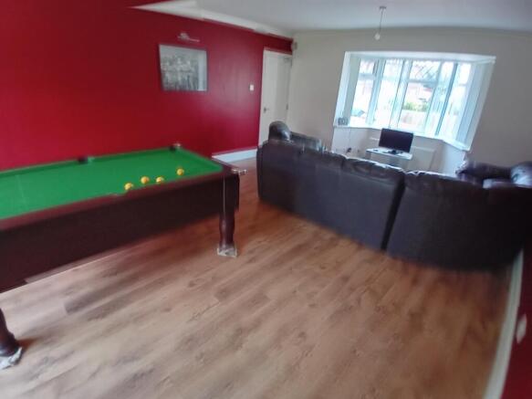 1 bed House Share to rent Image 4