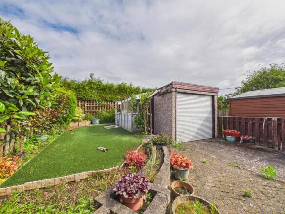2 bed Semi-Detached Bungalow for sale Image 8