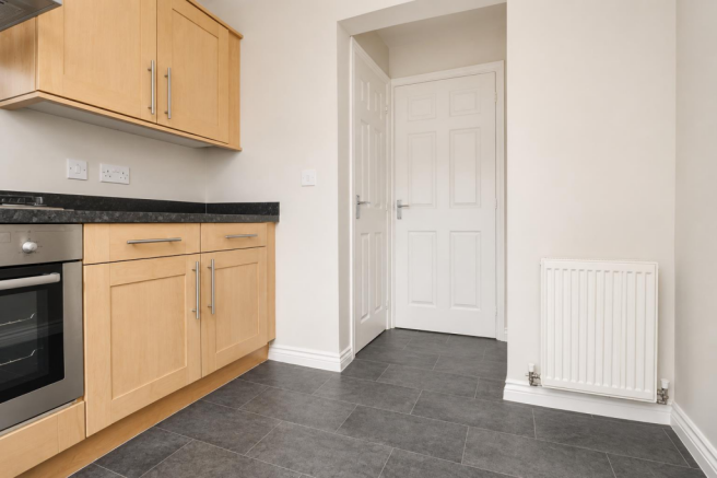 3 bed Semi-Detached for sale Image 6