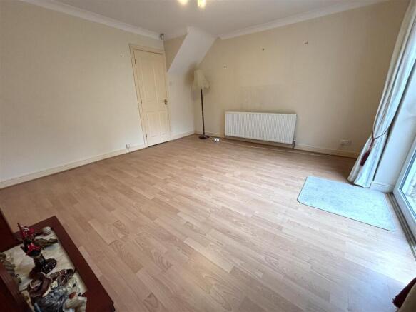 2 bed Semi-Detached for sale Image 10