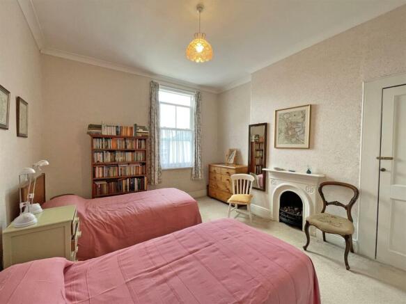 Gifford Terrace Road 68 - Bed 2.jpg