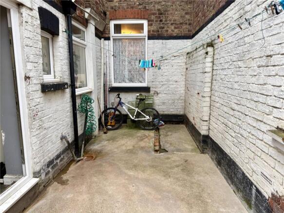 4 bed Terraced for sale Image 12