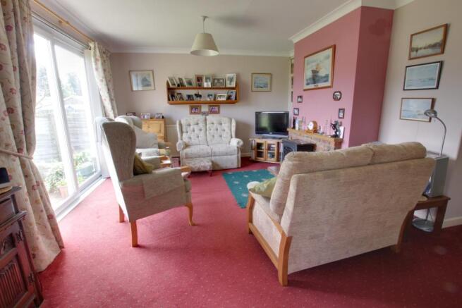 SITTING/DINING ROOM