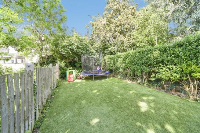 4 bed Terraced for sale Image 9