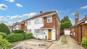 73, Wroxham Gardens, Potters Bar EN6 3DJ