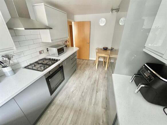 Breakfast Kitchen Aspect 4