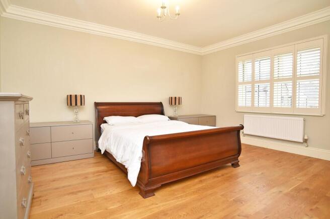4 bed Semi-Detached for sale Image 6
