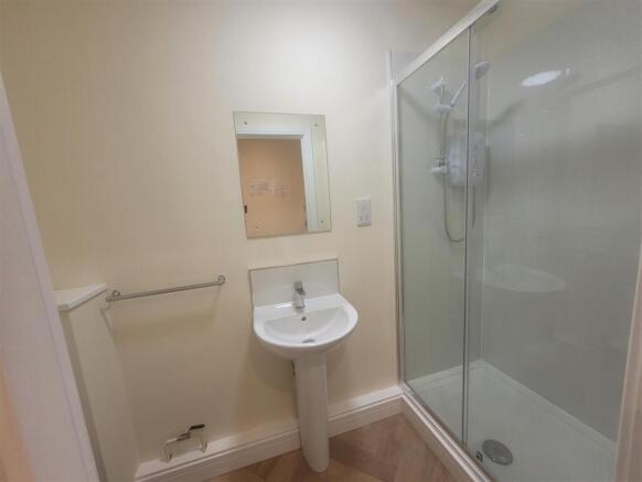 The Ridings shower room.jpg