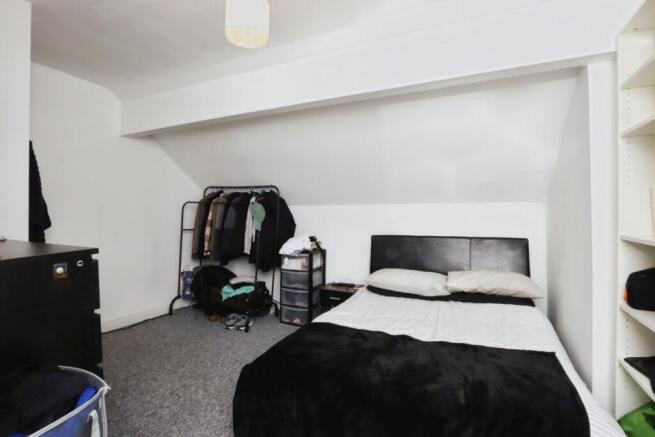 3 bed Terraced for sale Image 11