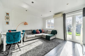 18, Heather Hill Close, Reading RG6 7EF