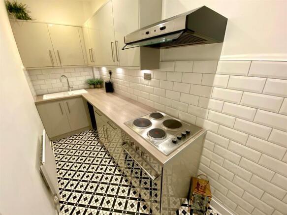 Bramleys Estate Agents - Cowcliffe Hill Road - Hud