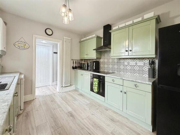 3 bed House for sale Image 8