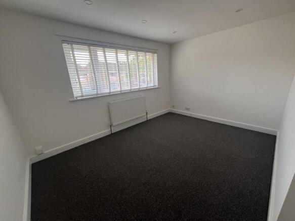 2 bed Semi-Detached to rent Image 9