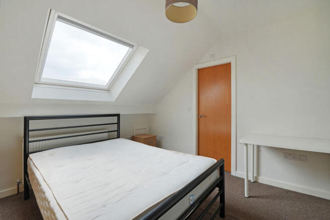 4 bed Flat to rent Image 8