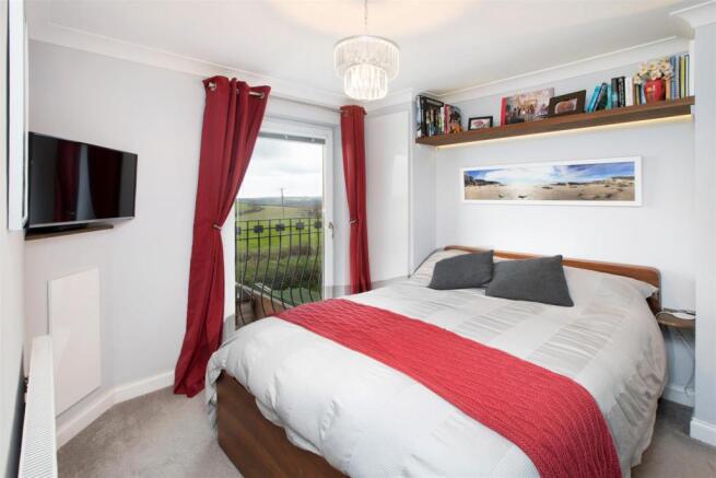Bedroom 1.jpg