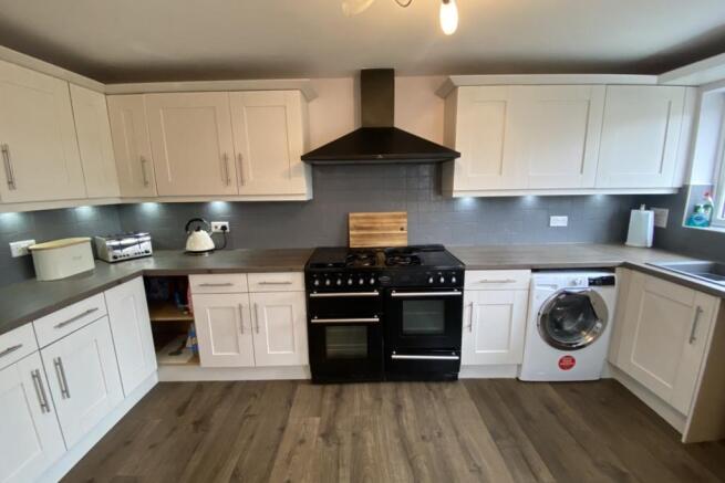 KITCHEN DINING ROOM
