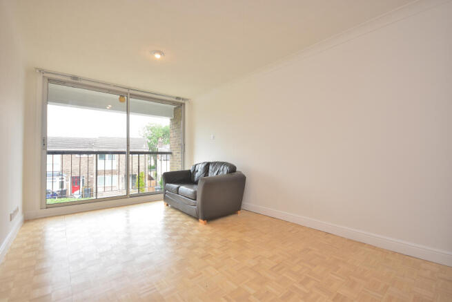 20 apton court loung