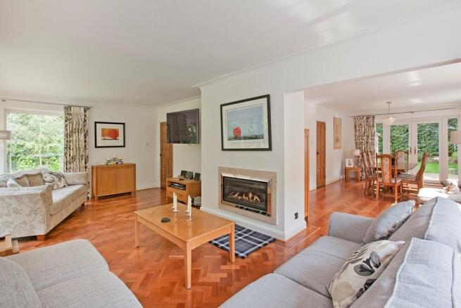 Sitting/Dining Room