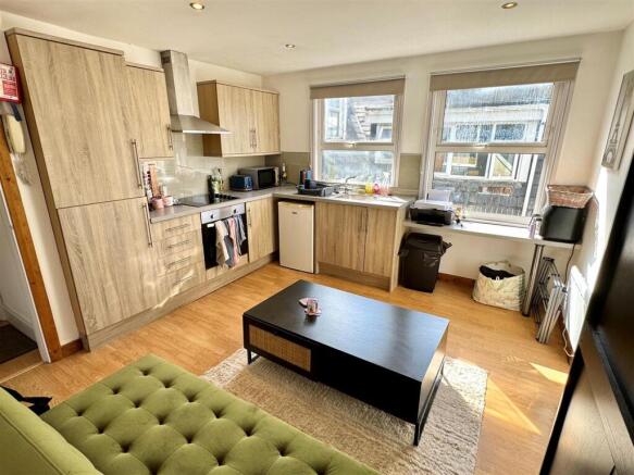 Flat 6, El Mero Kitchen Area