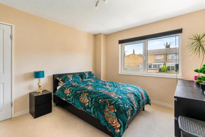 3 bed Terraced for sale Image 11