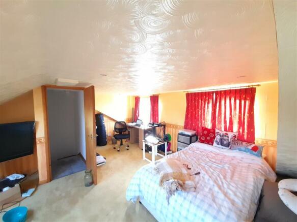 Bedroom 4.jpg