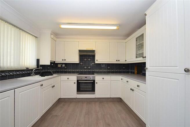 3 bed Terraced to rent Image 4