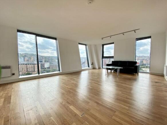 2 bed Apartment to rent Image 6