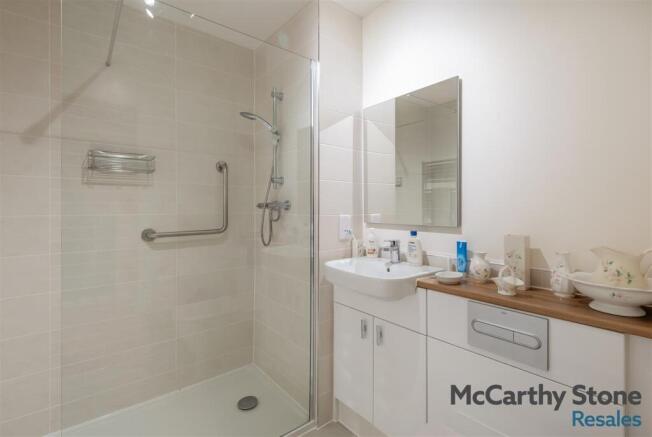 2 bed Apartment for sale Image 11