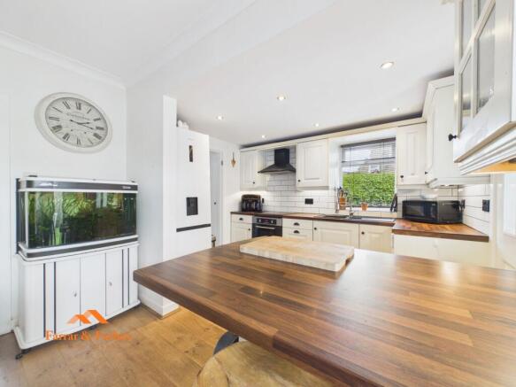 3 bed Semi-Detached for sale Image 11