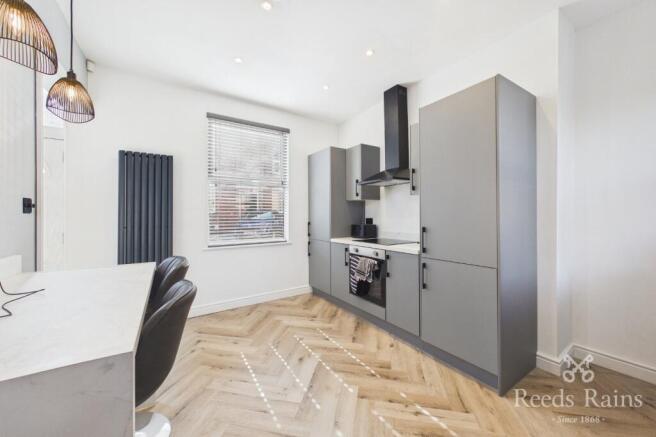 2 bed Terraced to rent Image 6