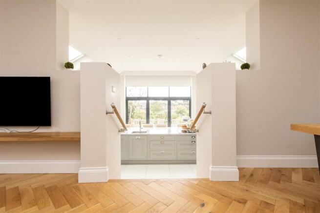 Lounge/Dining Room Detailing