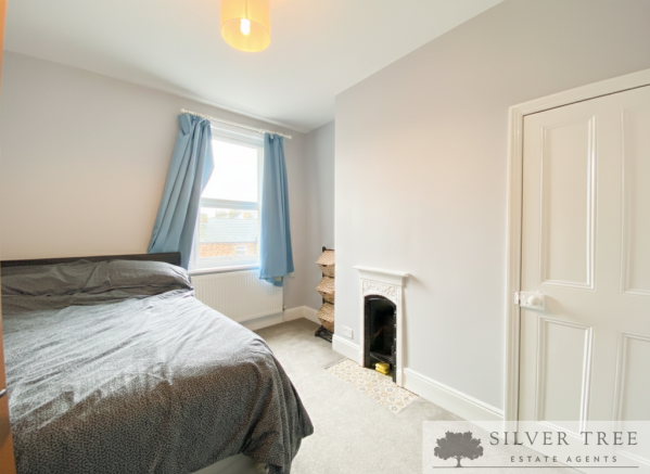 3 bed Terraced for sale Image 6