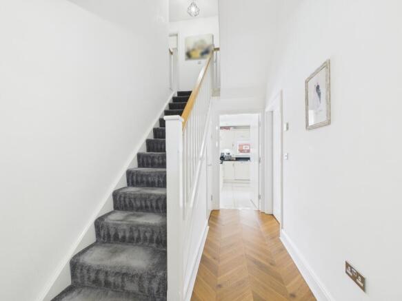 CAM02386G0-PR0166-STILL037