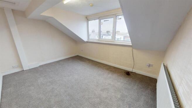 4 bed Terraced for sale Image 8