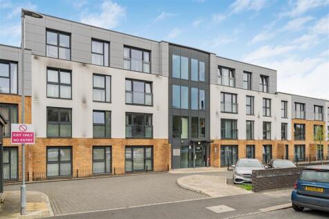 Boulters Point, Boyn Valley Road, Maidenhead, SL6